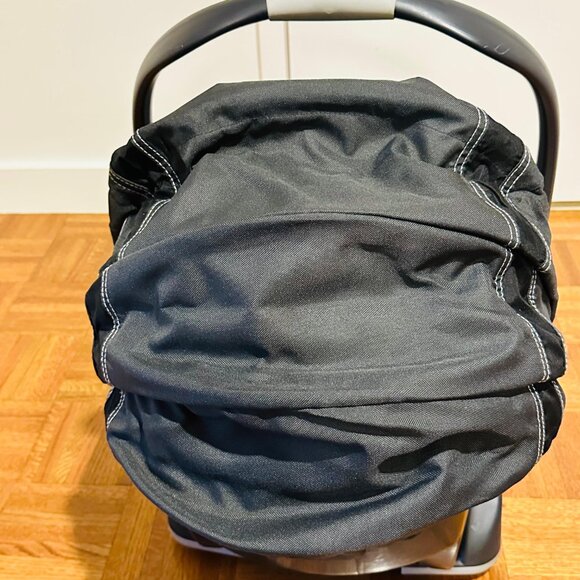 Chicco KeyFit Infant Car Seat and Base - Picture 2 of 4